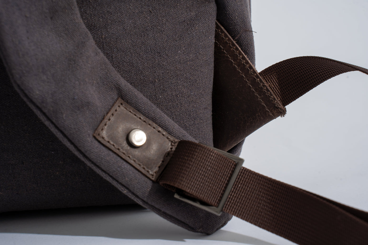 Randel waxed canvas backpack – Dark Grey