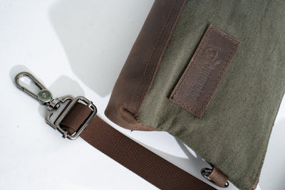 Joobran’s minimalist clutch – Army