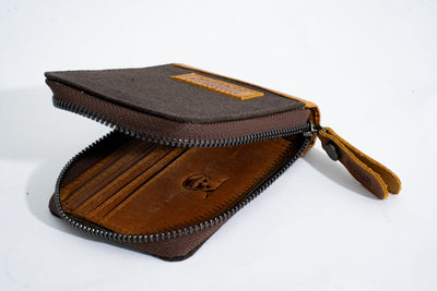 Joobran’s zipper-around wallet – Dark Brown