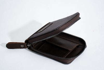 Joobran’s zipper-around wallet – Tan