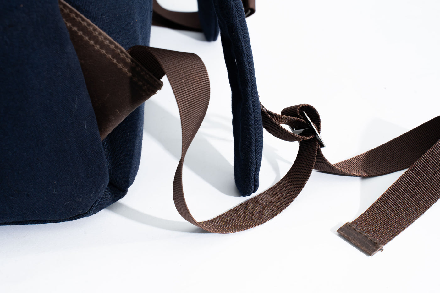 Randel waxed canvas backpack – Navy Blue