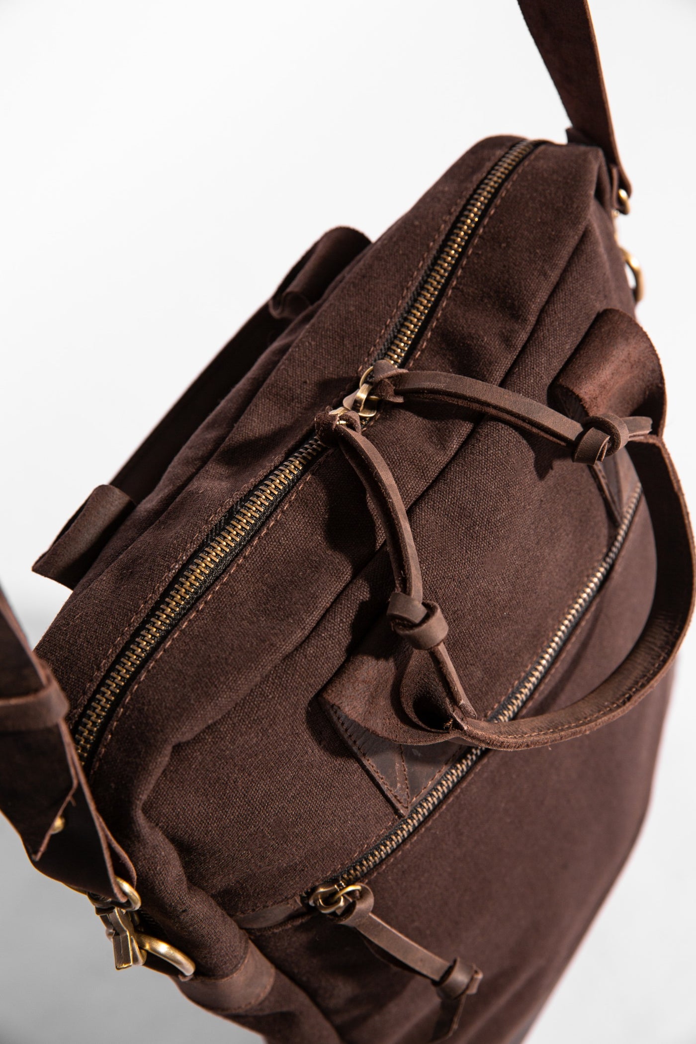 Ola Messenger Bag - Dark Brown