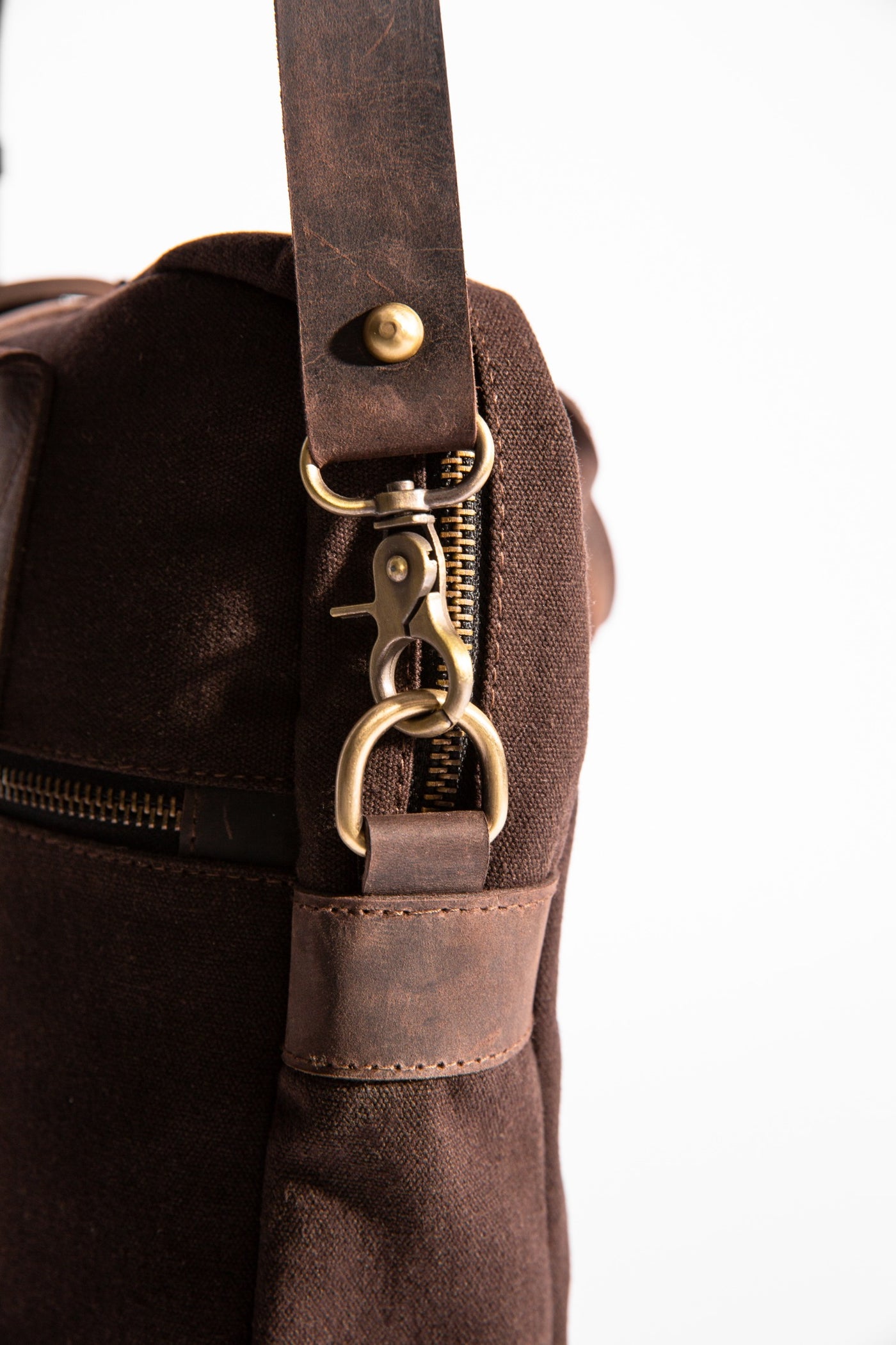 Ola Messenger Bag - Dark Brown