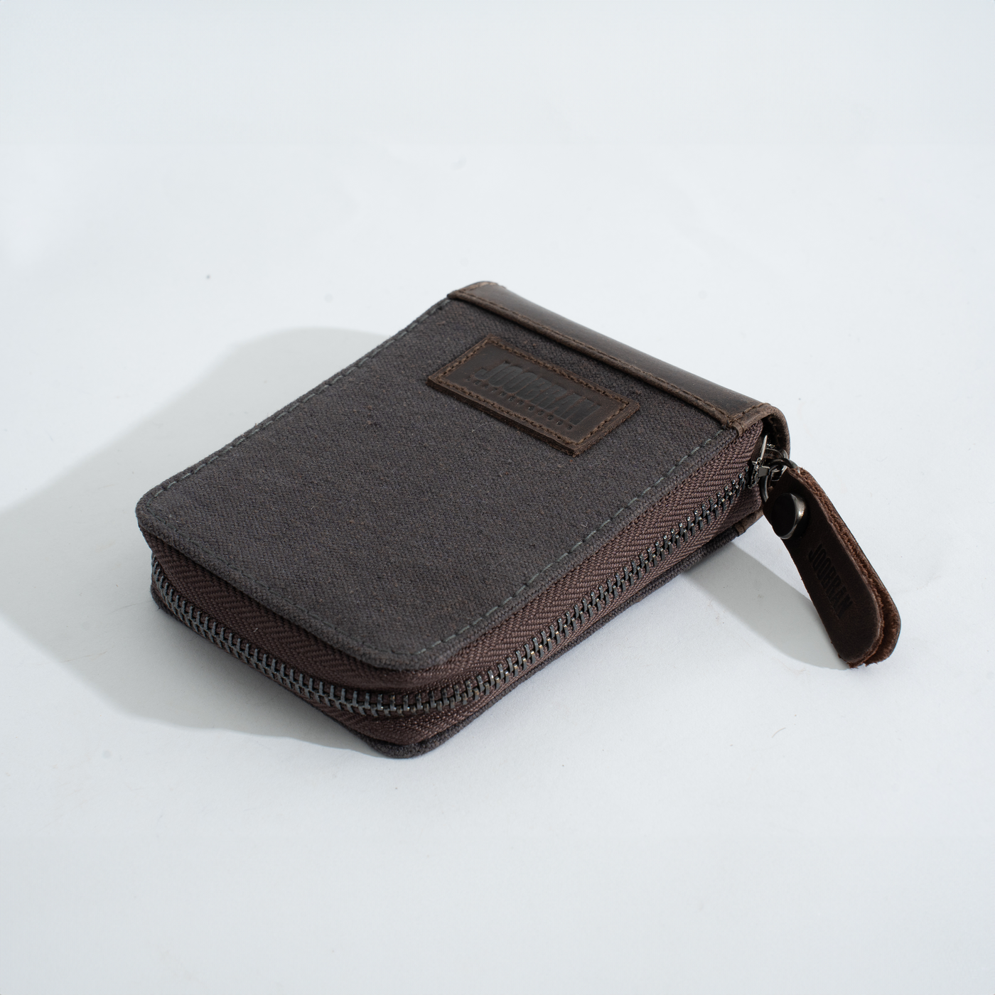 Joobran’s zipper-around wallet – Dark Grey