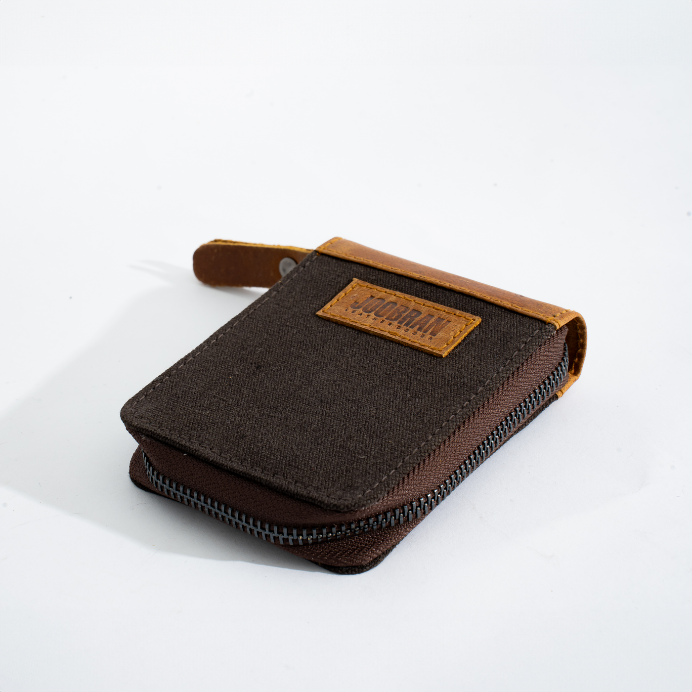 Joobran’s zipper-around wallet – Dark Brown